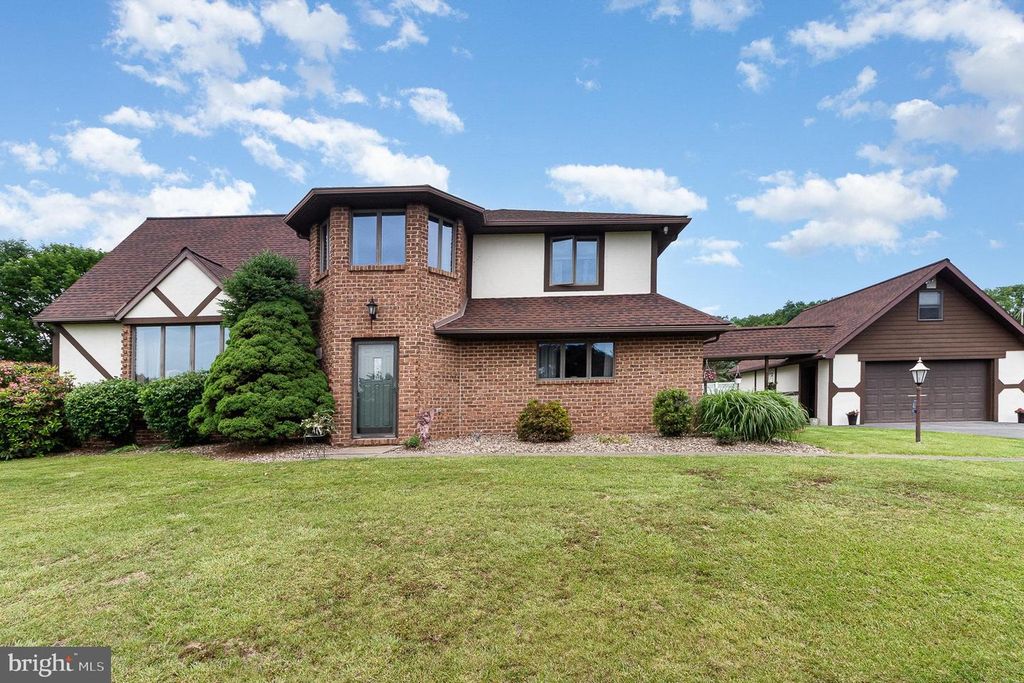 44 HILL TOP RD, Halifax, PA 17032