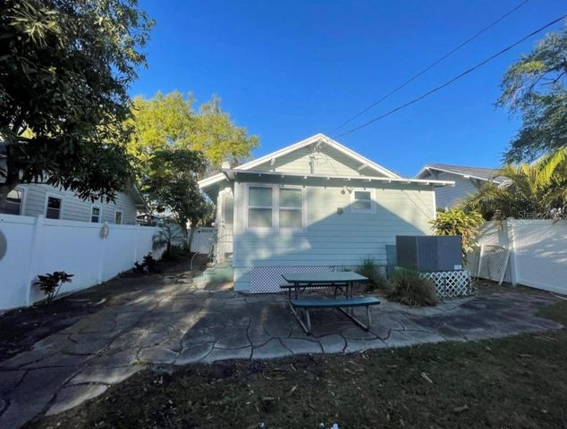 1231 HIGHLAND STREET N, St Petersburg, FL 33701