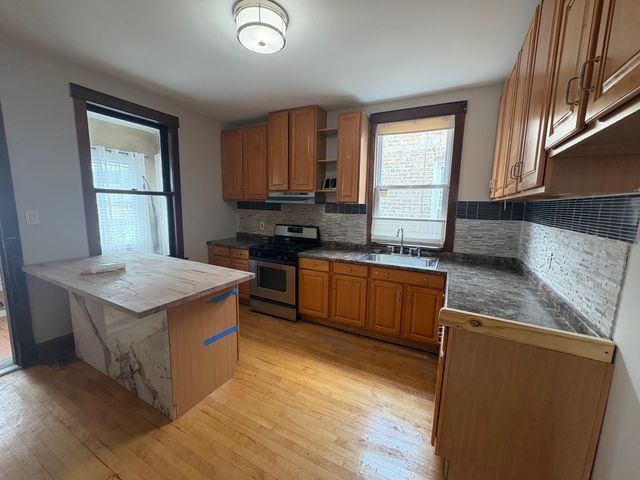 4418 W Deming Place 2, Chicago, IL 60639