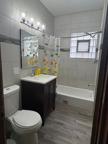 4418 W Deming Place 2, Chicago, IL 60639