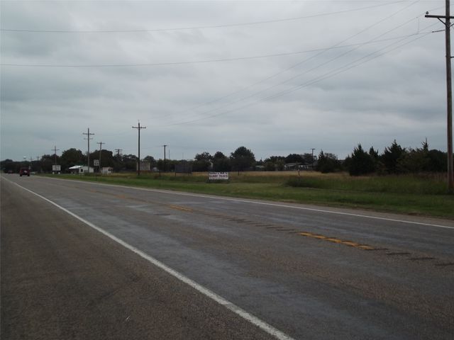 501 S Ray Roberts Parkway, Tioga, TX 76271