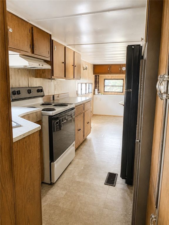 413 Moorehead, Franklin, TX 77856 — photo 5