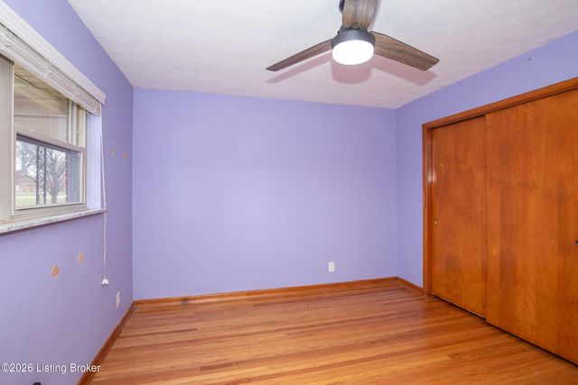 7910 Cedar Brook Dr, Louisville, KY 40219