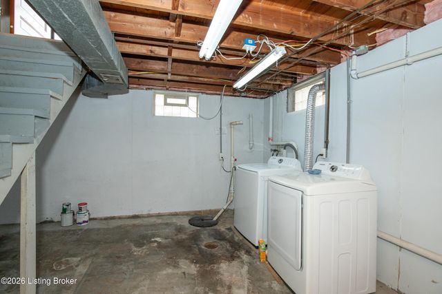 7910 Cedar Brook Dr, Louisville, KY 40219