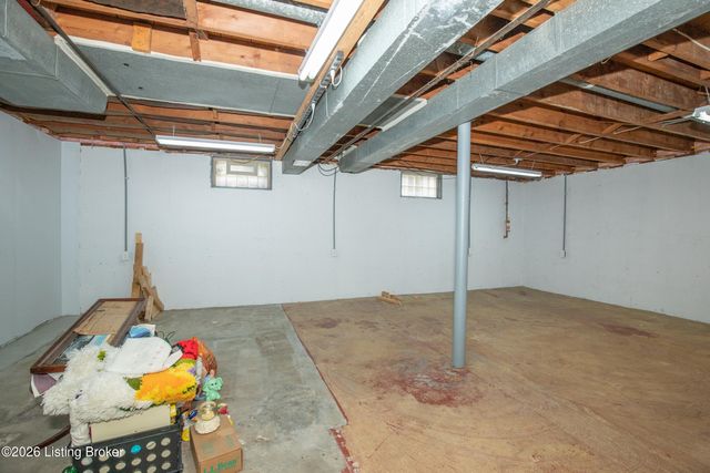 7910 Cedar Brook Dr, Louisville, KY 40219