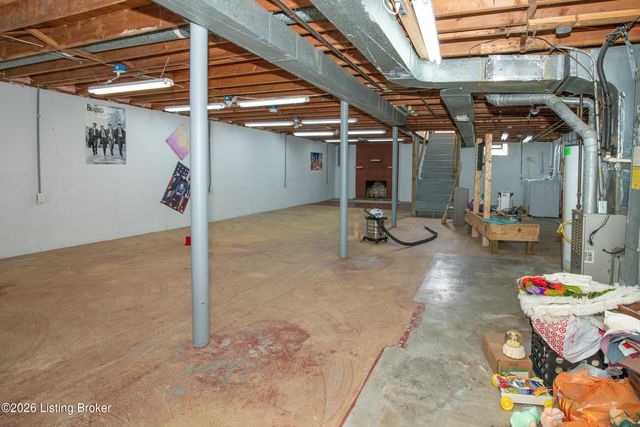 7910 Cedar Brook Dr, Louisville, KY 40219