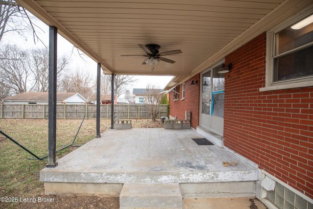 7910 Cedar Brook Dr, Louisville, KY 40219