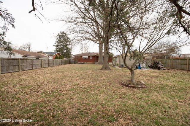 7910 Cedar Brook Dr, Louisville, KY 40219