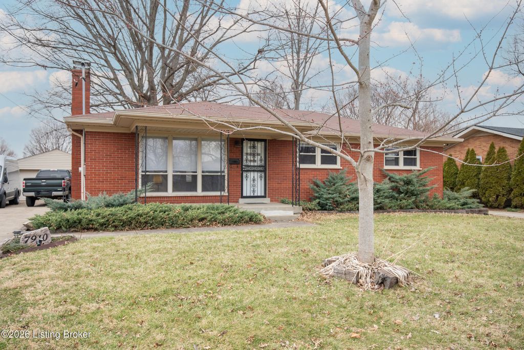 7910 Cedar Brook Dr, Louisville, KY 40219
