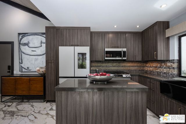 2487 S Gene Autry Trail A, Palm Springs, CA 92264