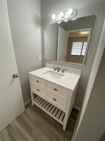 4690 Summit Blvd, West Palm Beach, FL 33415