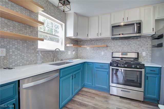 2494 W 7th Street, Cleveland, OH 44113