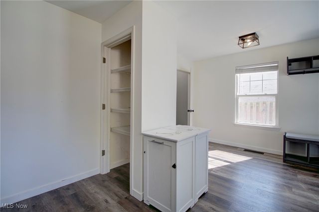 2494 W 7th Street, Cleveland, OH 44113