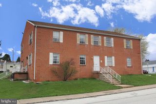 424 S PINE ST #B, Red Lion, PA 17356