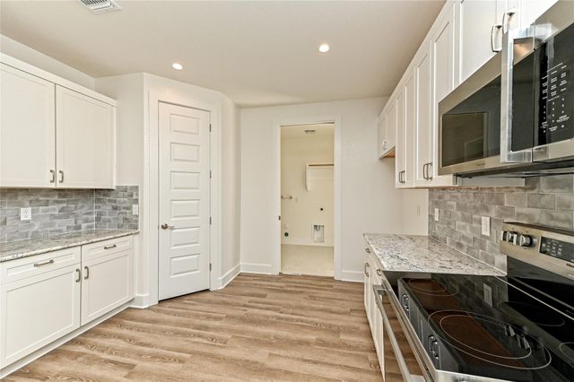 511-513 Lion DR, Leander, TX 78641