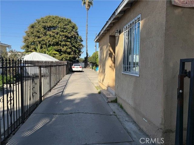 45 E 69th Way, Long Beach, CA 90805