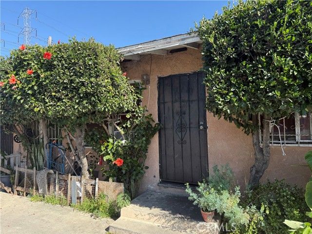 45 E 69th Way, Long Beach, CA 90805