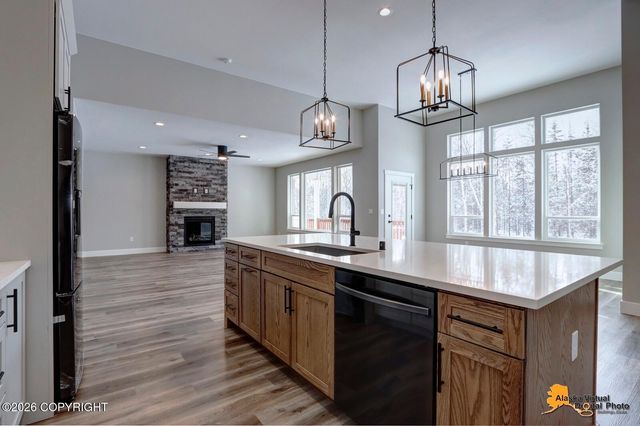 1942 W Cashatt Avenue, Wasilla, AK 99654