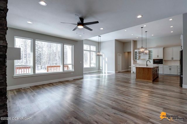 1942 W Cashatt Avenue, Wasilla, AK 99654