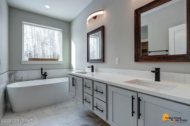 1942 W Cashatt Avenue, Wasilla, AK 99654