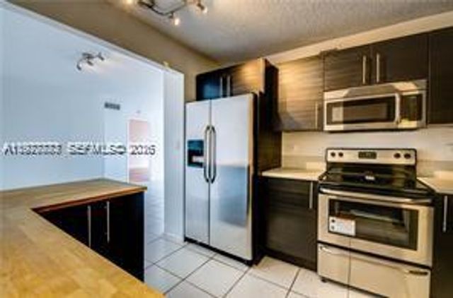 5555 Collins Ave 15W, Miami Beach, FL 33140