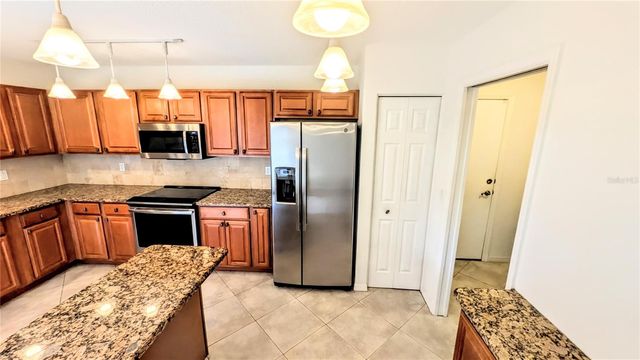 7805 PINE TRACE DRIVE 18, Sarasota, FL 34243