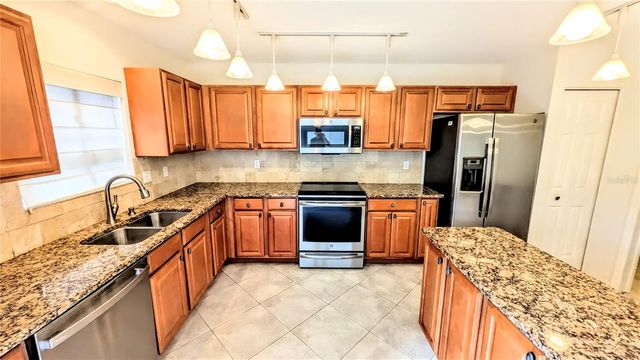 7805 PINE TRACE DRIVE 18, Sarasota, FL 34243