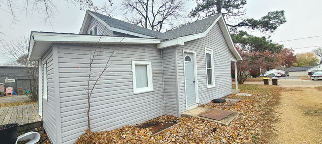 804 S 4th Street, Oregon, IL 61061