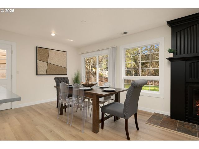 11340 Nw PUMPKIN Ct, Portland, OR 97229