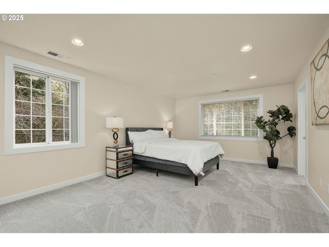 11340 Nw PUMPKIN Ct, Portland, OR 97229