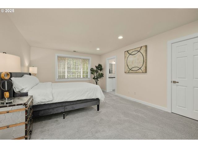 11340 Nw PUMPKIN Ct, Portland, OR 97229