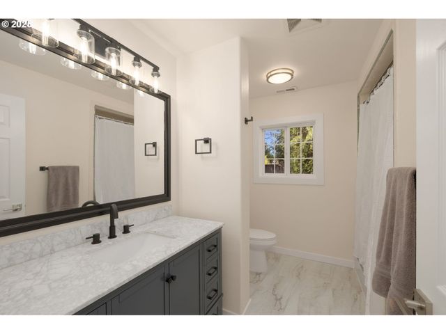 11340 Nw PUMPKIN Ct, Portland, OR 97229