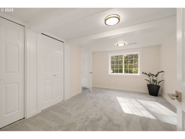 11340 Nw PUMPKIN Ct, Portland, OR 97229