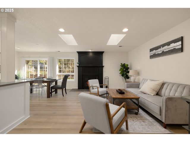 11340 Nw PUMPKIN Ct, Portland, OR 97229