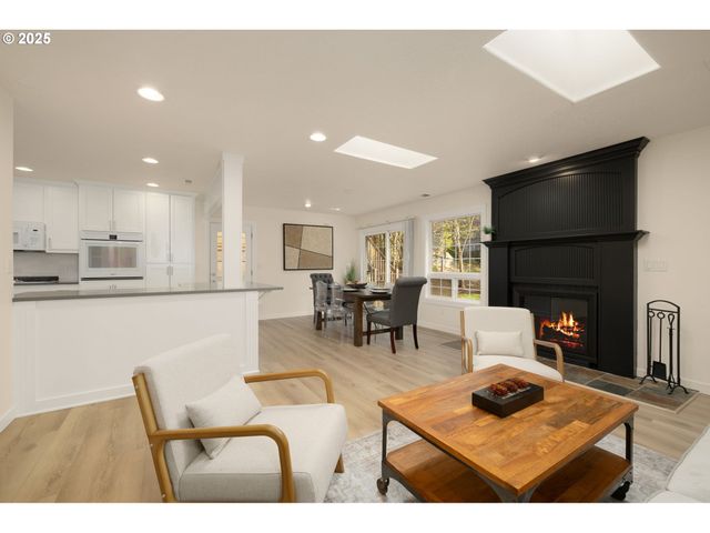 11340 Nw PUMPKIN Ct, Portland, OR 97229