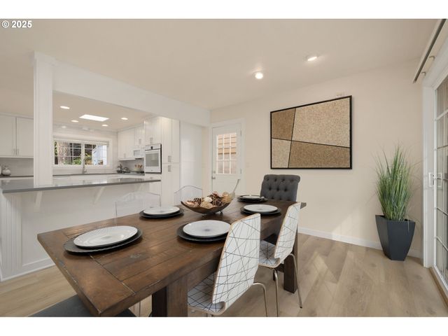 11340 Nw PUMPKIN Ct, Portland, OR 97229