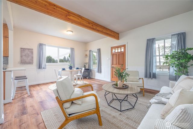 812 Sumas Avenue, Sumas, WA 98295