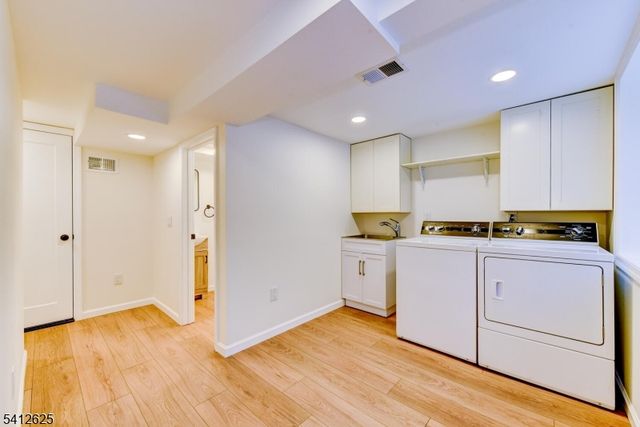 39 Old Rd, Ringwood Boro, NJ 07456