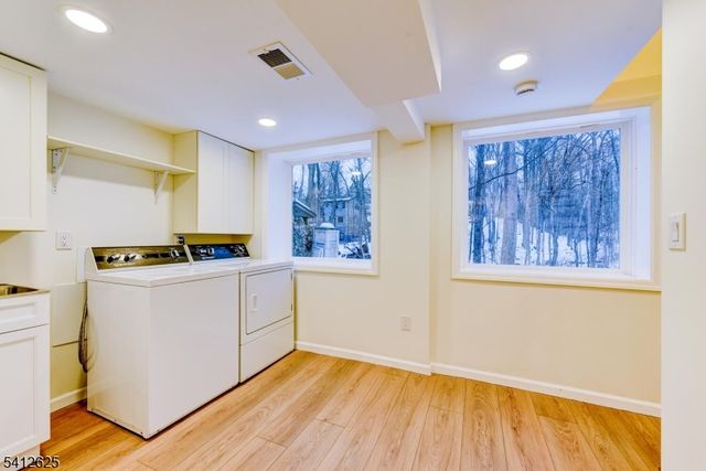 39 Old Rd, Ringwood Boro, NJ 07456