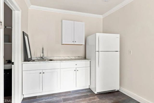 2812 N Buena Vista Street, Burbank, CA 91504