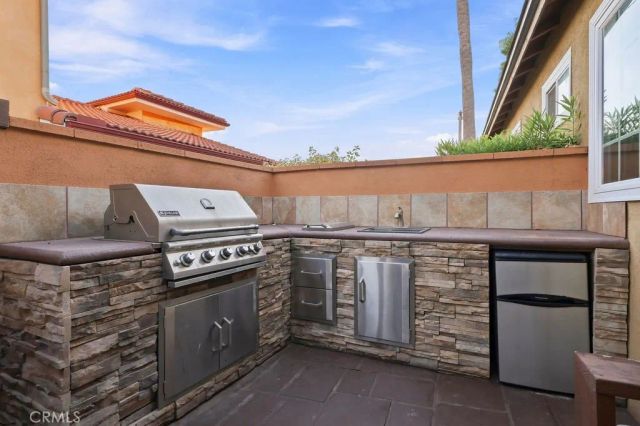 2812 N Buena Vista Street, Burbank, CA 91504