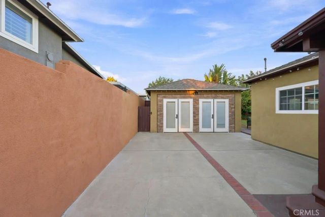 2812 N Buena Vista Street, Burbank, CA 91504