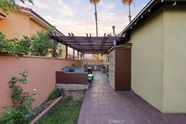 2812 N Buena Vista Street, Burbank, CA 91504