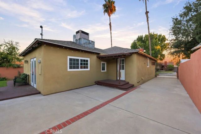 2812 N Buena Vista Street, Burbank, CA 91504