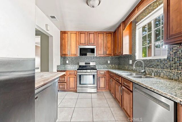 2812 N Buena Vista Street, Burbank, CA 91504