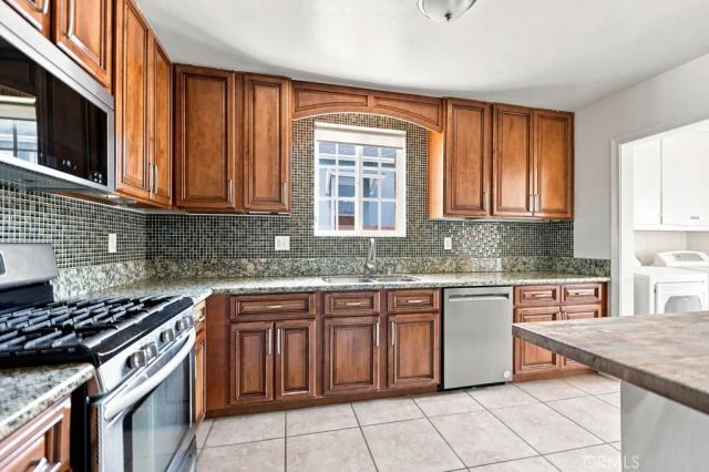2812 N Buena Vista Street, Burbank, CA 91504