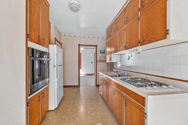 1702 S PERKINS STREET, Appleton, WI 54914