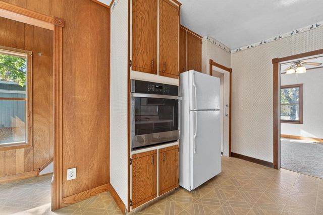 1702 S PERKINS STREET, Appleton, WI 54914