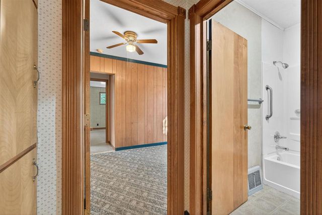 1702 S PERKINS STREET, Appleton, WI 54914