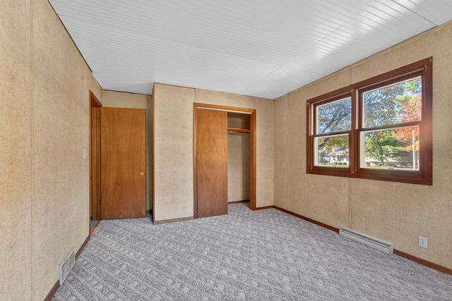 1702 S PERKINS STREET, Appleton, WI 54914